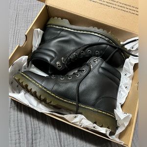 LIKE NEW Dr Martens Faora Combat Boots!